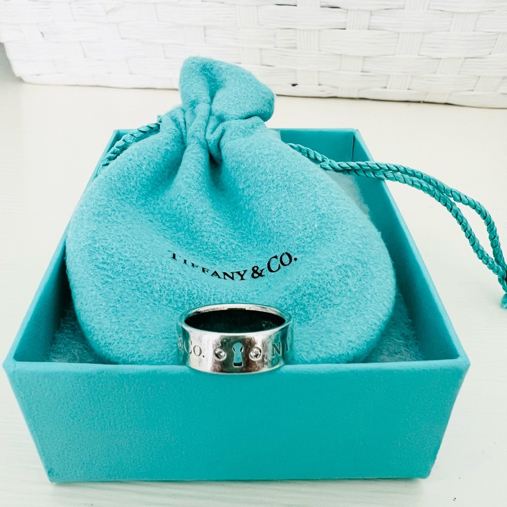 Tiffany & Co Keyhole Ring w/diamonds